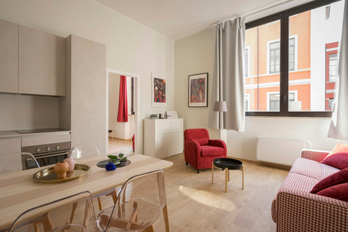 TEST IMAGE. Rug in a room.