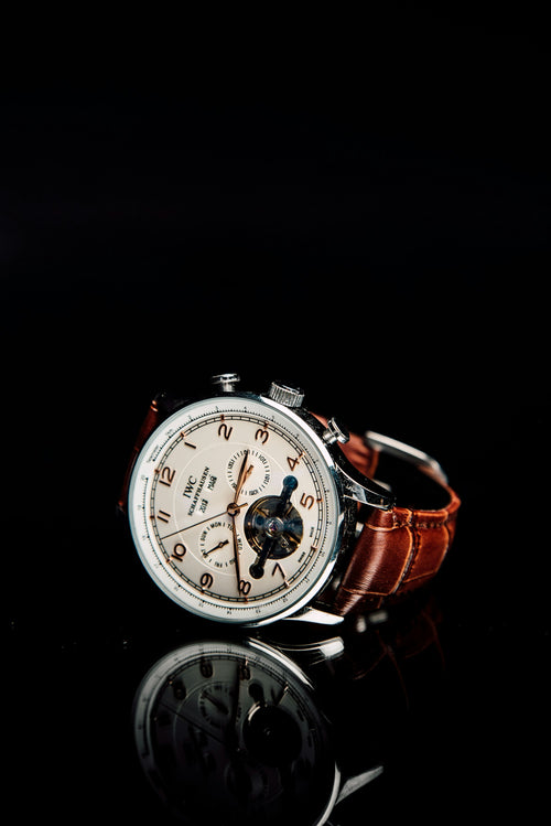 TEST IMAGE. Steel dive watch on a neutral surface.